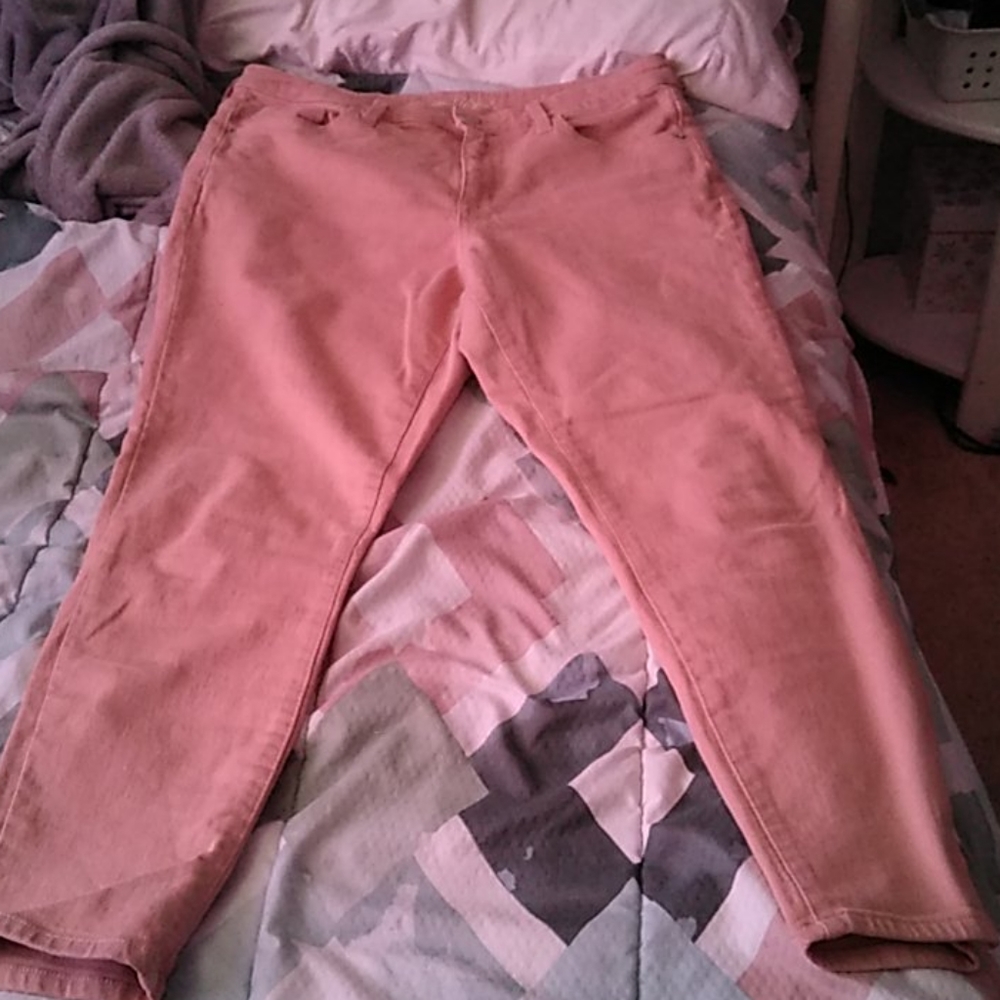 High- Rise and Cropped Jeggings